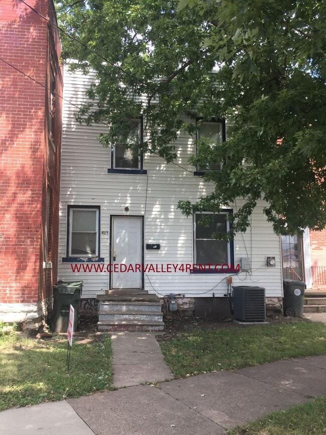 Building Photo - 415 Wellington St Rental
