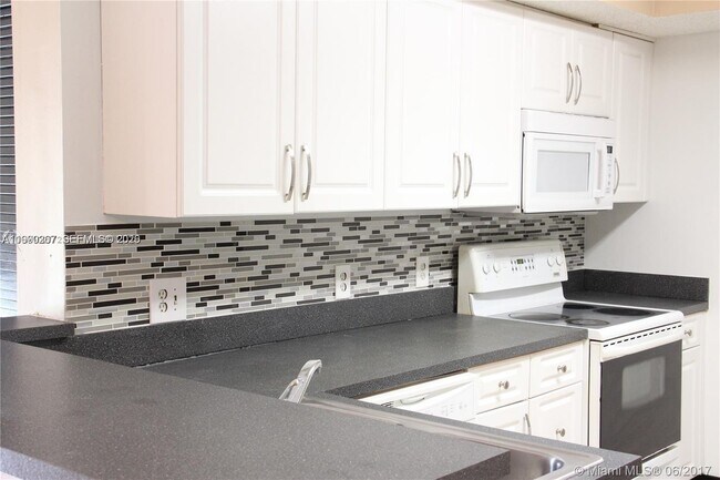 Photo - 9640 NW 2nd St Unit 5106