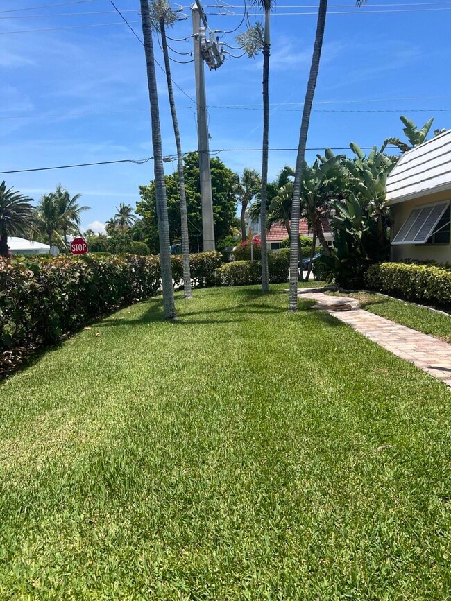 Photo - 900 NE 4th St