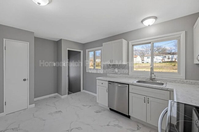 Photo - 250 Coteau Ln