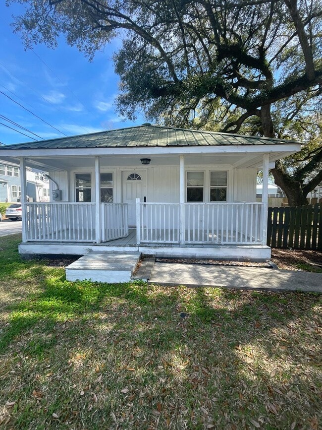2 Bedroom 1 Bath Home For Rent! - 2 Bedroom 1 Bath Home For Rent!