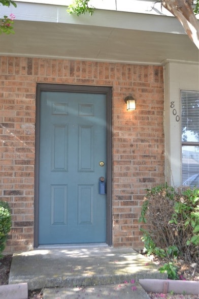 Photo - 800 W Collins St Townhome