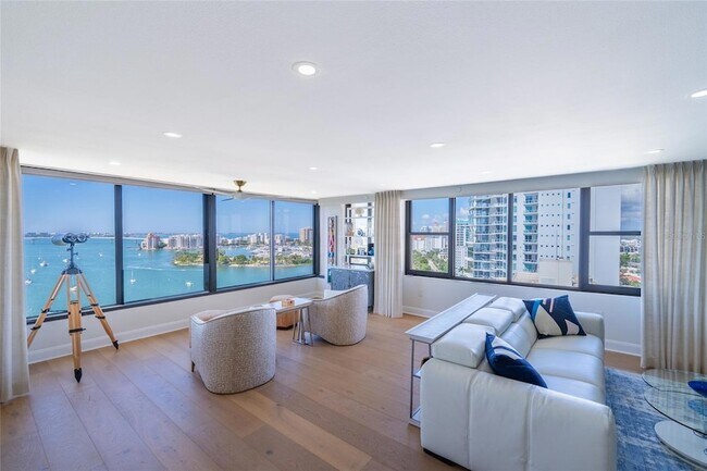 Photo - 770 S Palm Ave Unidad 1704