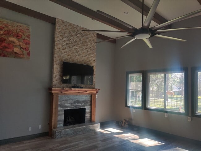 Building Photo - 644 Durham Dr