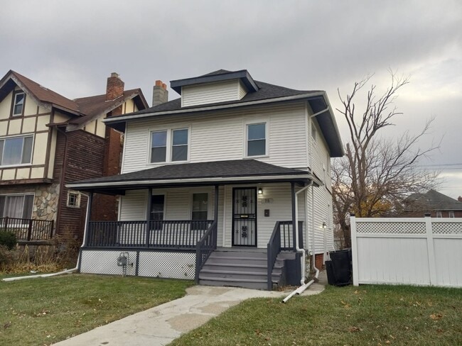 Building Photo - 75 Waverly St