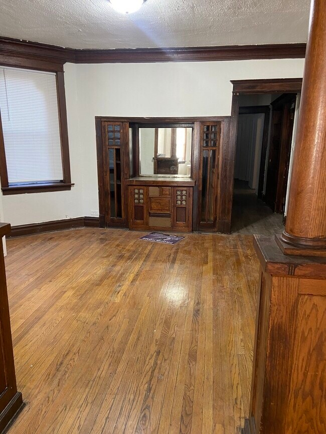 Photo - 622 N Trumbull Ave Unit 1