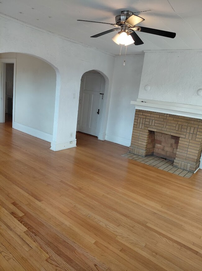 Photo - 4552 W Wells St