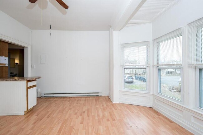 Photo - 236 Saratoga St