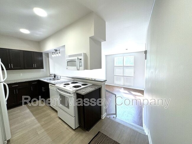 Photo - 2745 Grinstead Dr Unit 106