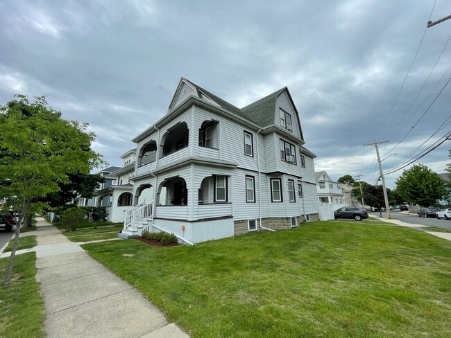 Photo - 92 Surrey St