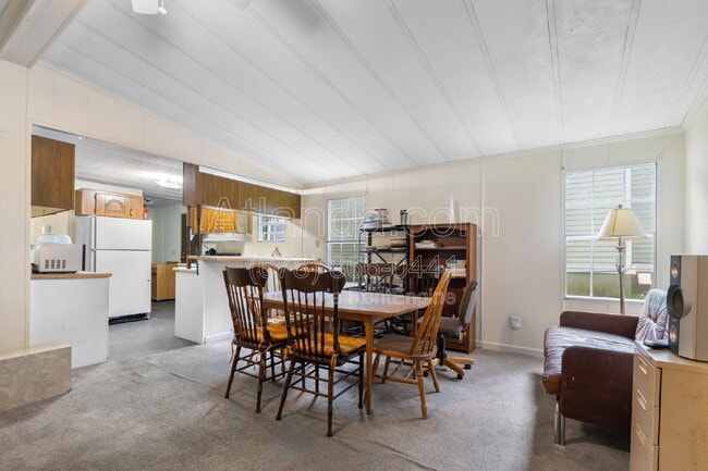 Photo - 1061 Center St NW