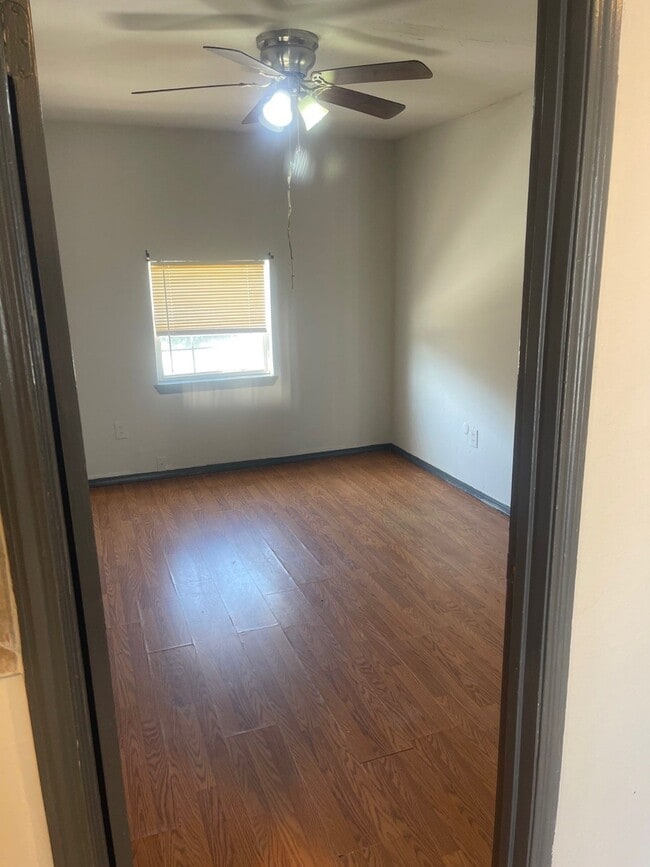 Photo - 1800 N Wayside Dr Unit 3