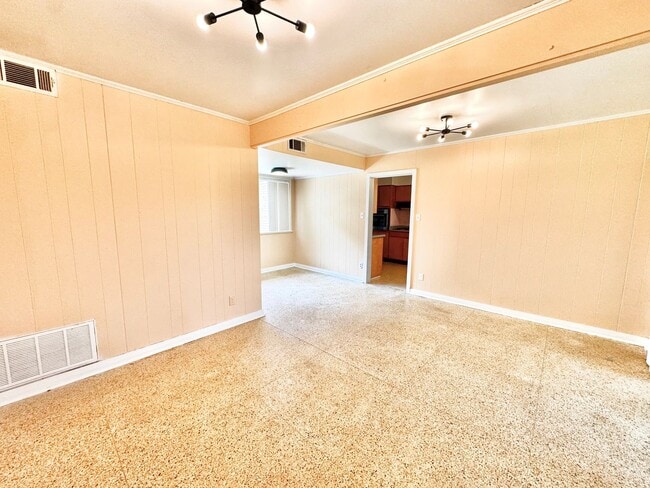 Photo - 2655 Hyman Pl