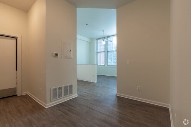 1BR, 1BA - 900SF - Dining Room