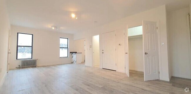 Building Photo - 1 bedroom in BROOKLYN NY 11211 Unit 3R Rental