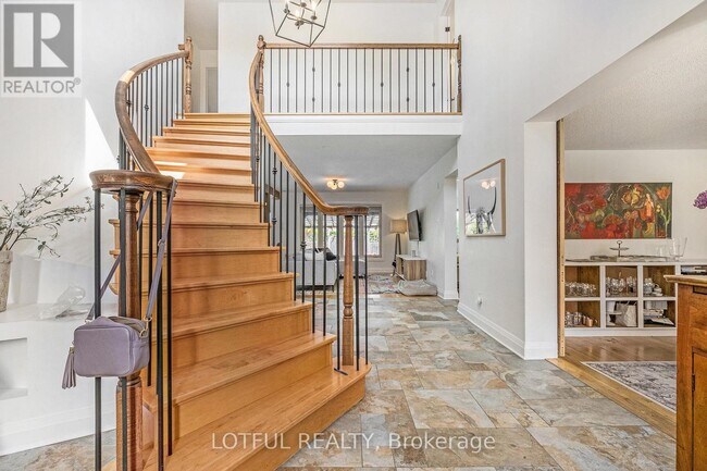 Photo - 6118 Voyageur Dr