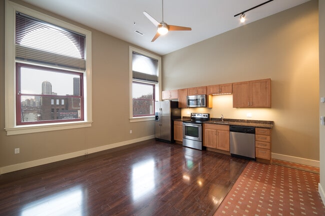 Fifth Avenue School Lofts