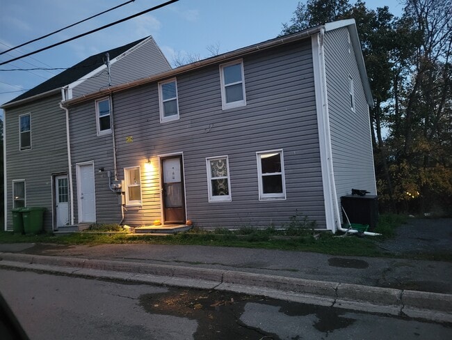 Building Photo - Nestled in the heart of historic Pictou Unit AptB