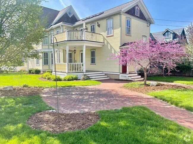 Building Photo - Rare Find in Brewer’s Hill – Bright, Chara... Rental