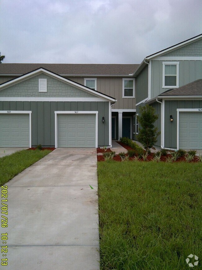 Building Photo - Baypointe Townhome Available!