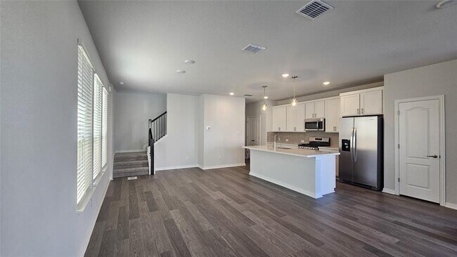 Photo - 104 Greinert Dr