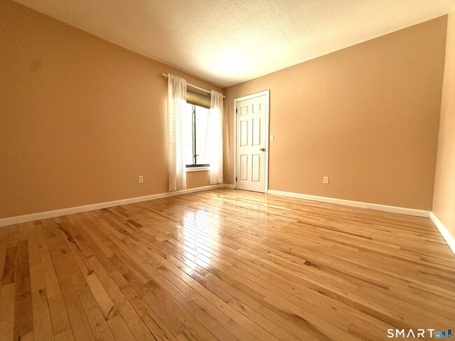 Photo - 31 Woodsedge Dr Unit APT 1C