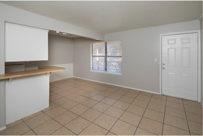 Photo - Avery Park & Square Apartments