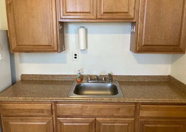 Photo - 221X Brookfield Ave Unidad 1