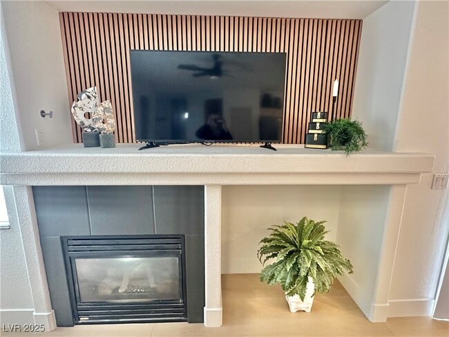 Photo - 10195 Queensbury Ave House