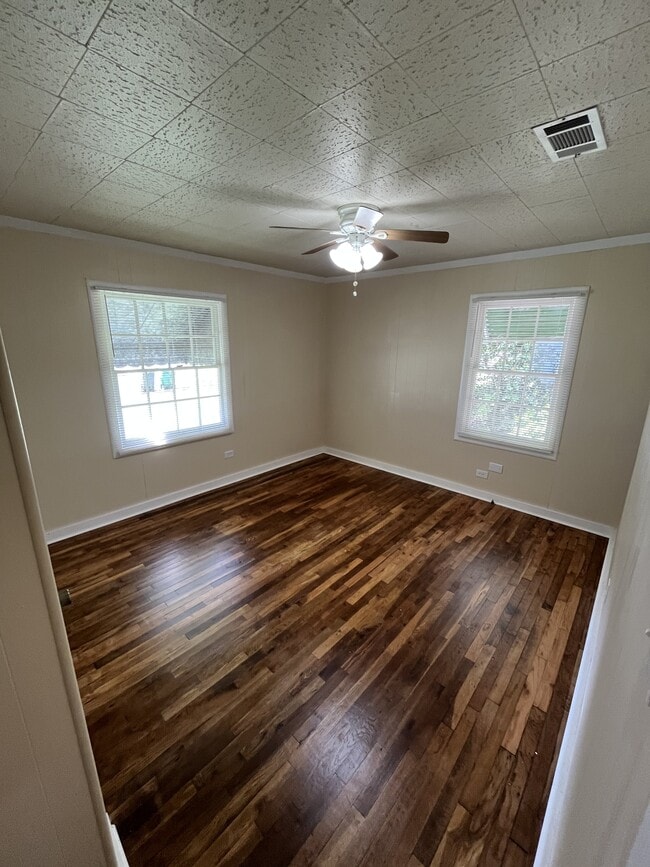 Photo - 126 W Cherry Dr