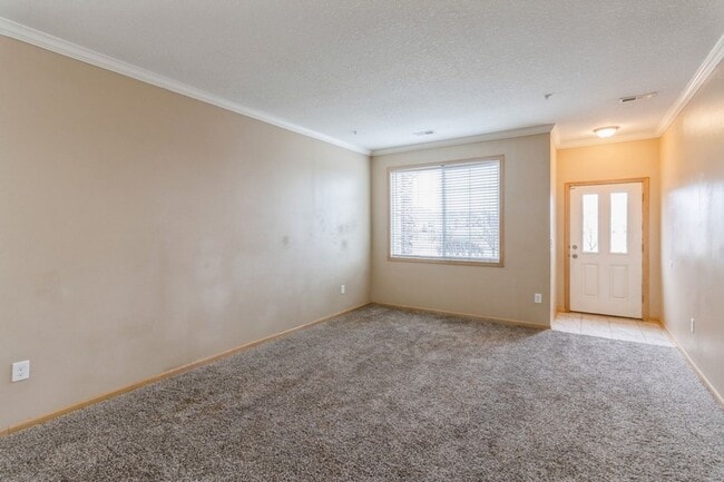 Photo - 3 Bedroom 2.5 Bath Townhome. Waukee Schools!!