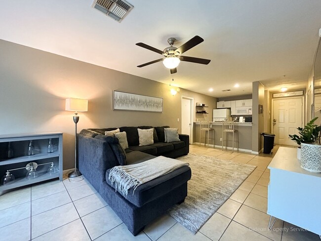 Photo - *3800 SW 20th Avenue - University Terrace West 206A - D Unidad 206D