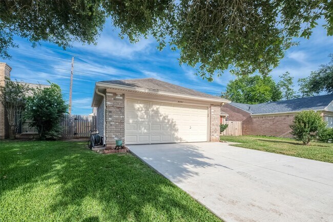 Photo - 3231 E Heatherock Cir