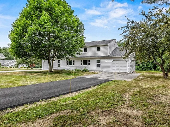 Photo - 284 Eastern Ave