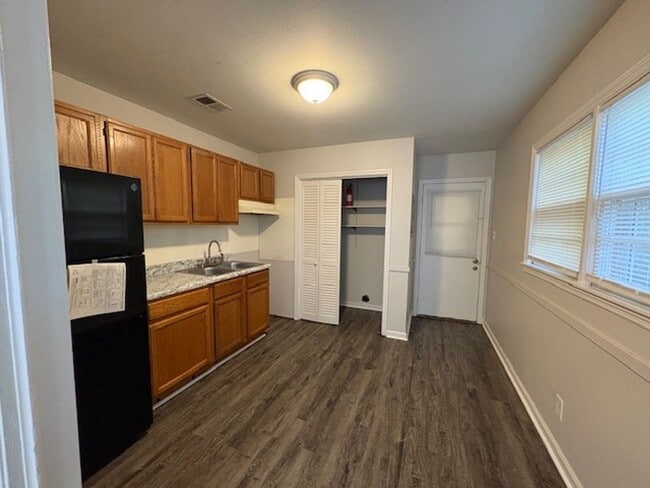 Photo - 145 Pierce Ave Unidad E