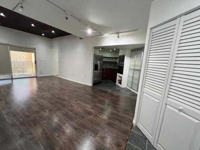 Building Photo - 9715 Fontainebleau Blvd Unit E308