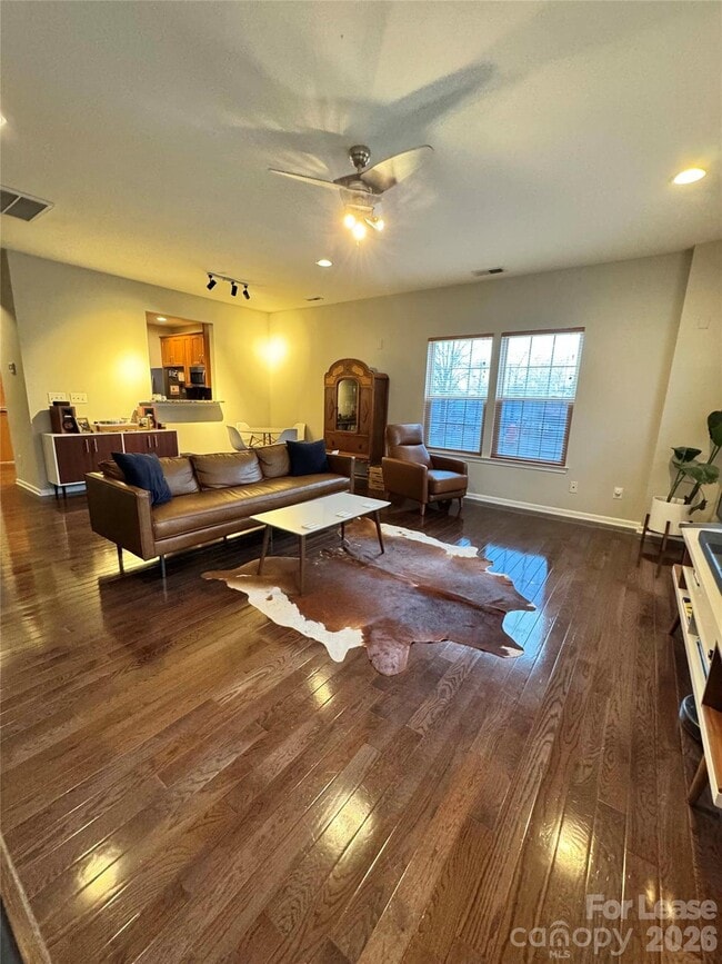 Photo - 280 W Bland St