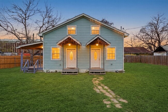 Building Photo - 7301 Ave