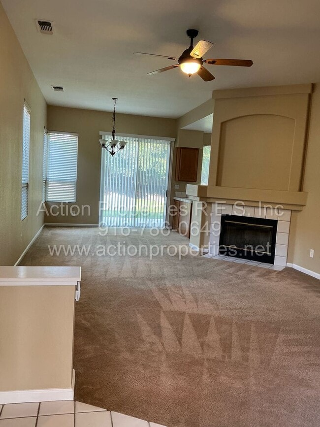 Photo - Rocklin - Single Story - Great Room  - 3 Bed, 2 Bath - 3 Car Garage - Gardener Included!