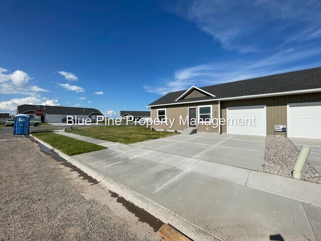 Photo - 5844 Wildrose Ave