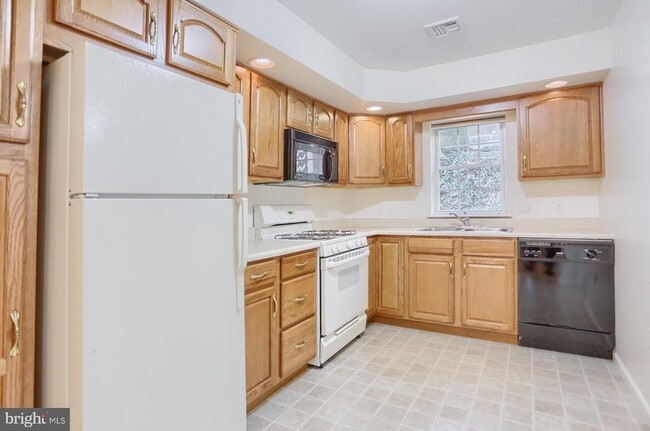 Photo - 610 Pine St