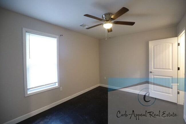 Photo - Beautiful 4 bed 2 bath home - HUD accepted!!