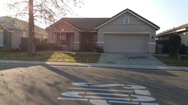 Building Photo - 5120 Fox Trotter Way