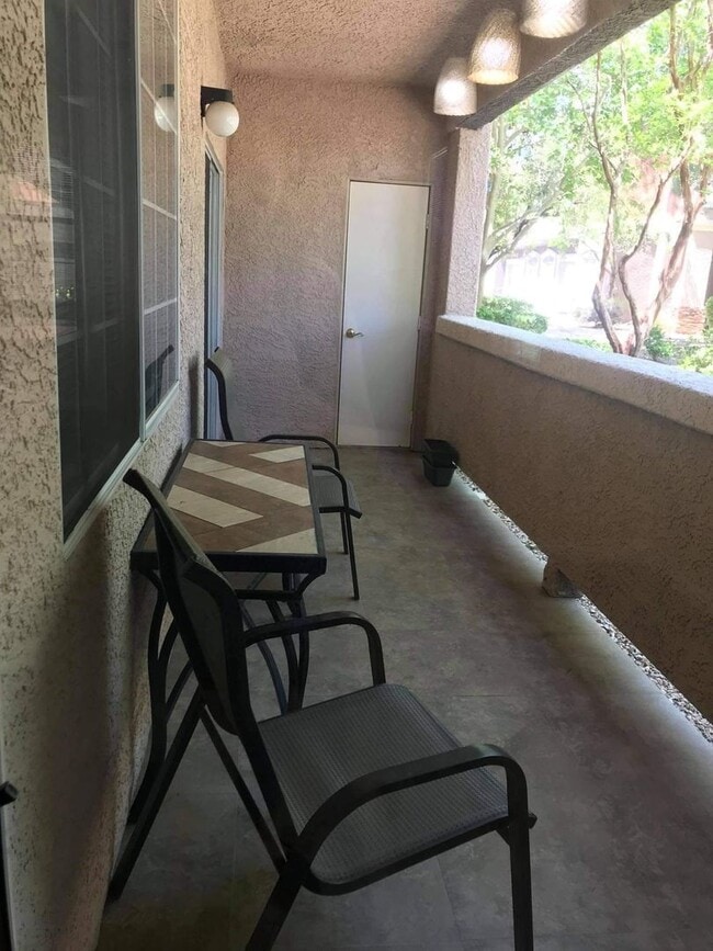 Photo - 3 bed, 2 bath, 2 car garage townhouse for ...