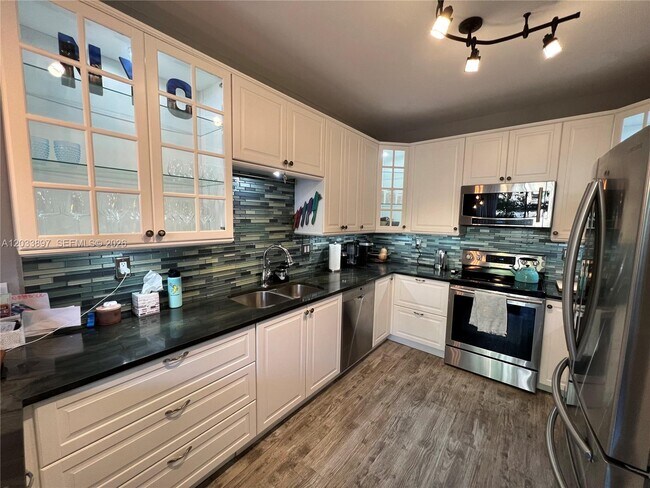 Photo - 1140 Cliffrose St