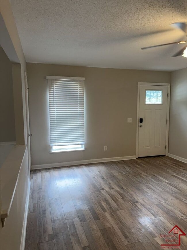 Photo - 4380 Delashmitt Rd Unit B