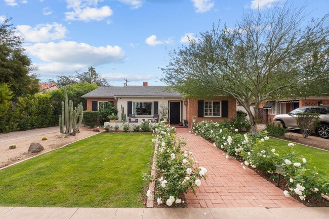 Photo - 317 W Encanto Blvd