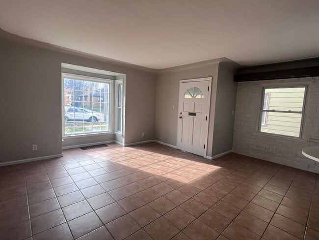 Photo - Adorable 2 Bedroom home with finished basement!