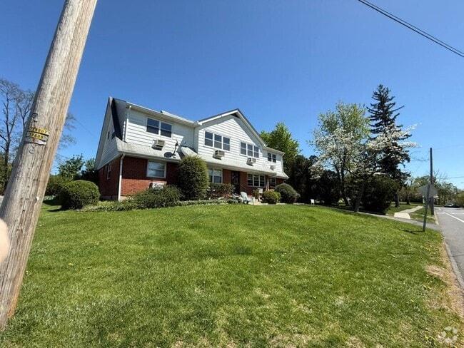 Building Photo - 18 S Henry St Unit 18 Rental