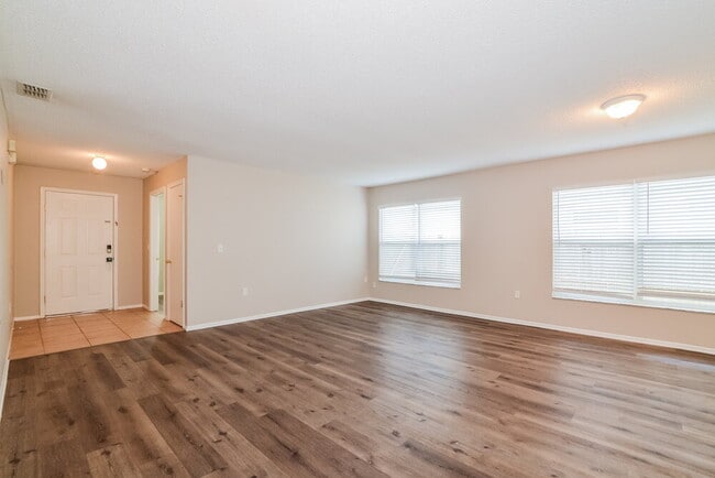 Photo - 3137 Holland Dr